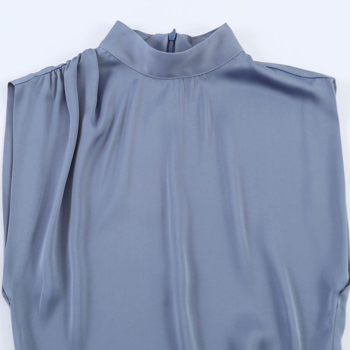 Blusa Azul Satinada con Encaje sin Mangas