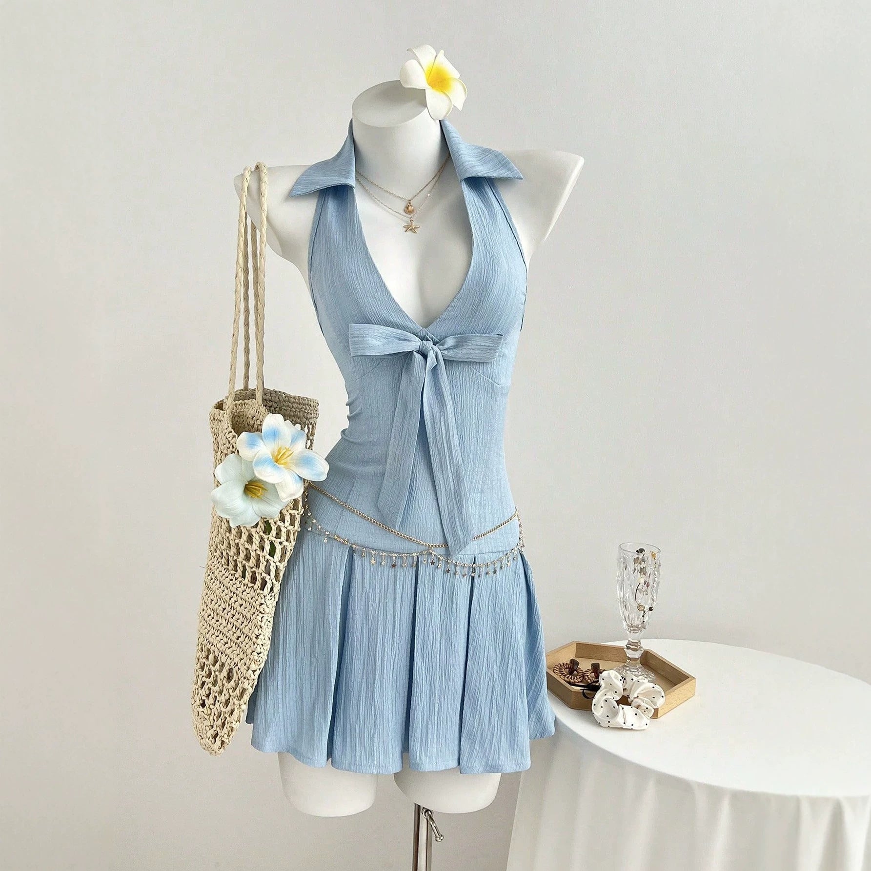 V-neck sleeveless dress