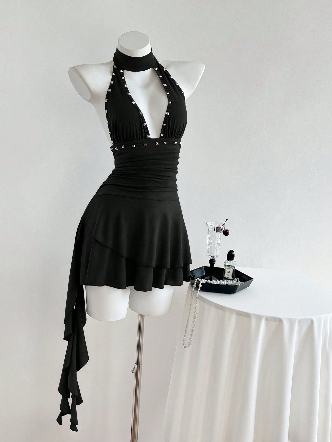 Hanging neck sleeveless nail bead dress