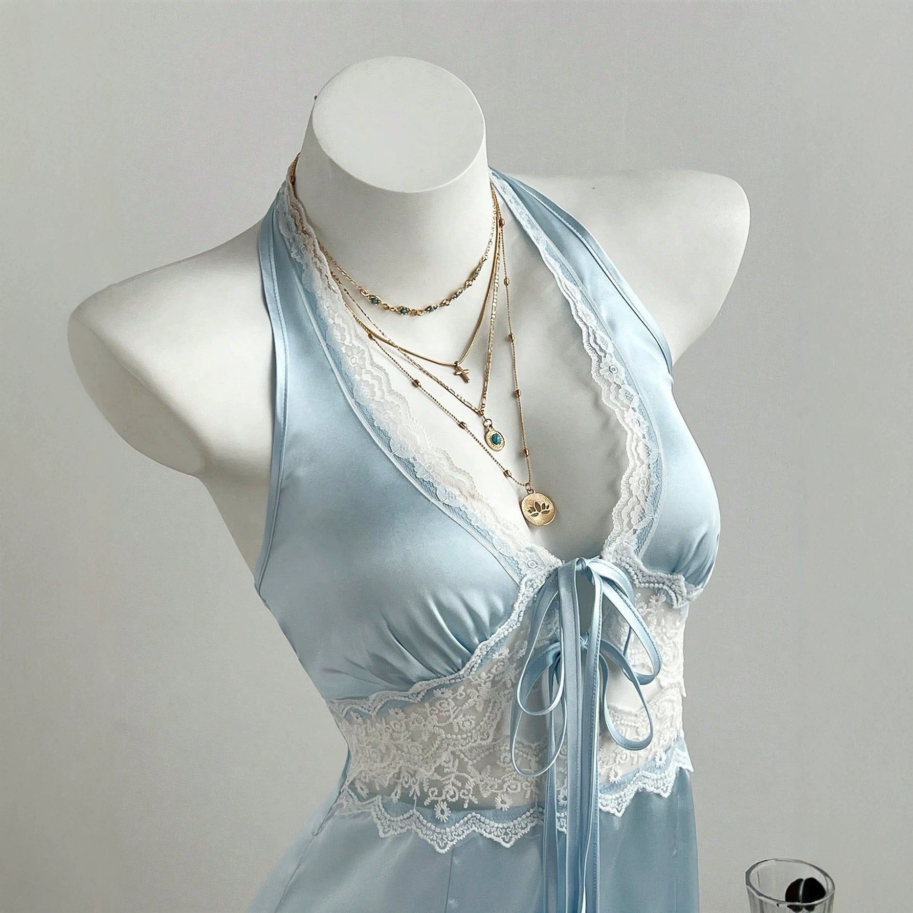 Vestido Satinado corto con escote V