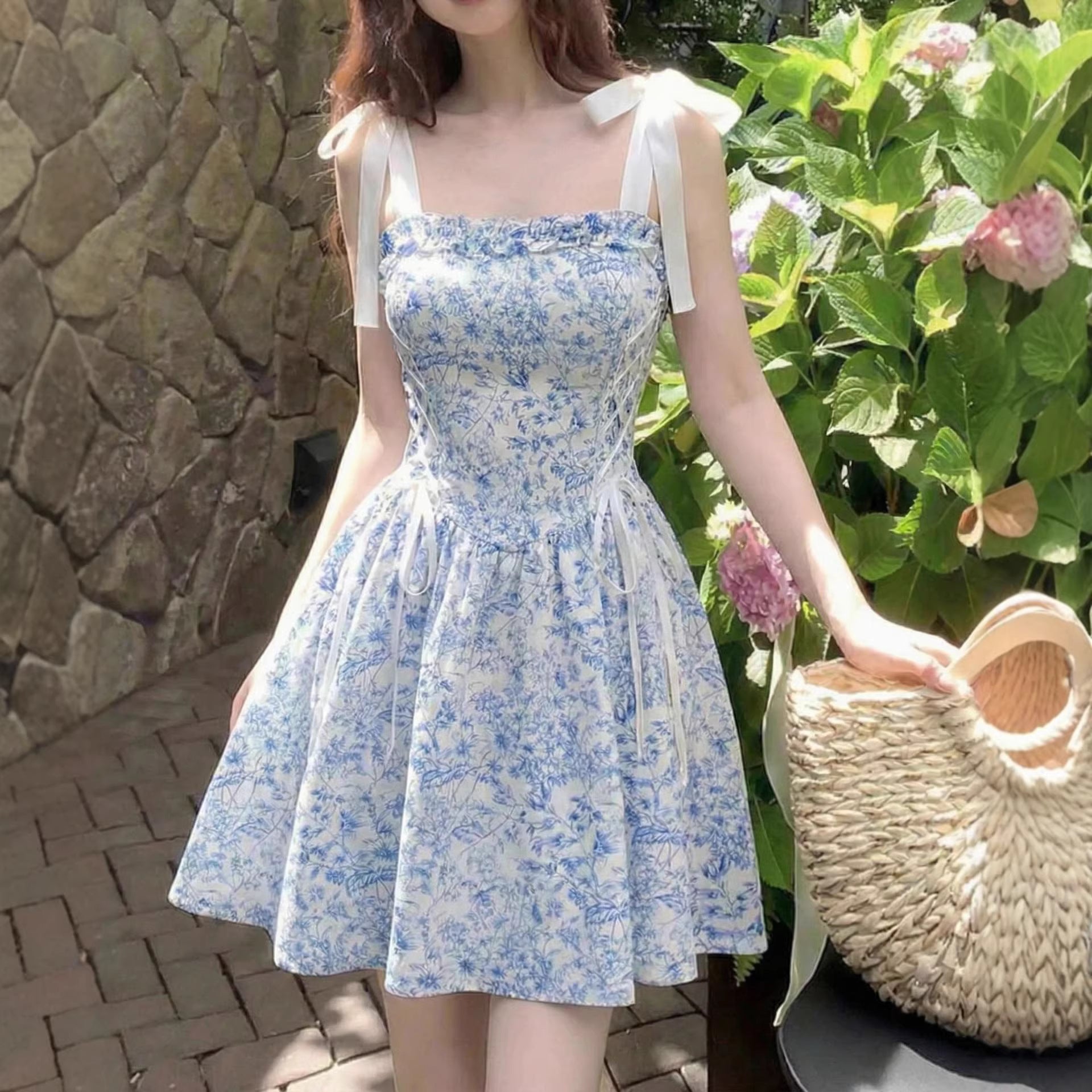 Vestido Floral corto con lazos en los hombros