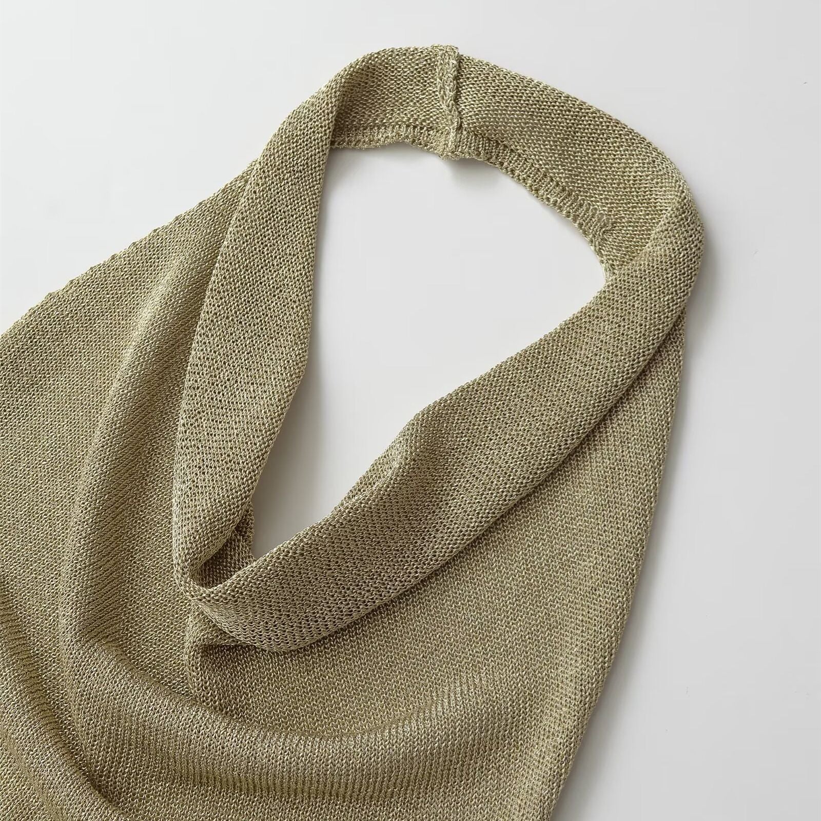 Top halter de punto casual de alambre metálico