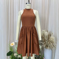 Vestido sin mangas con escote colgante