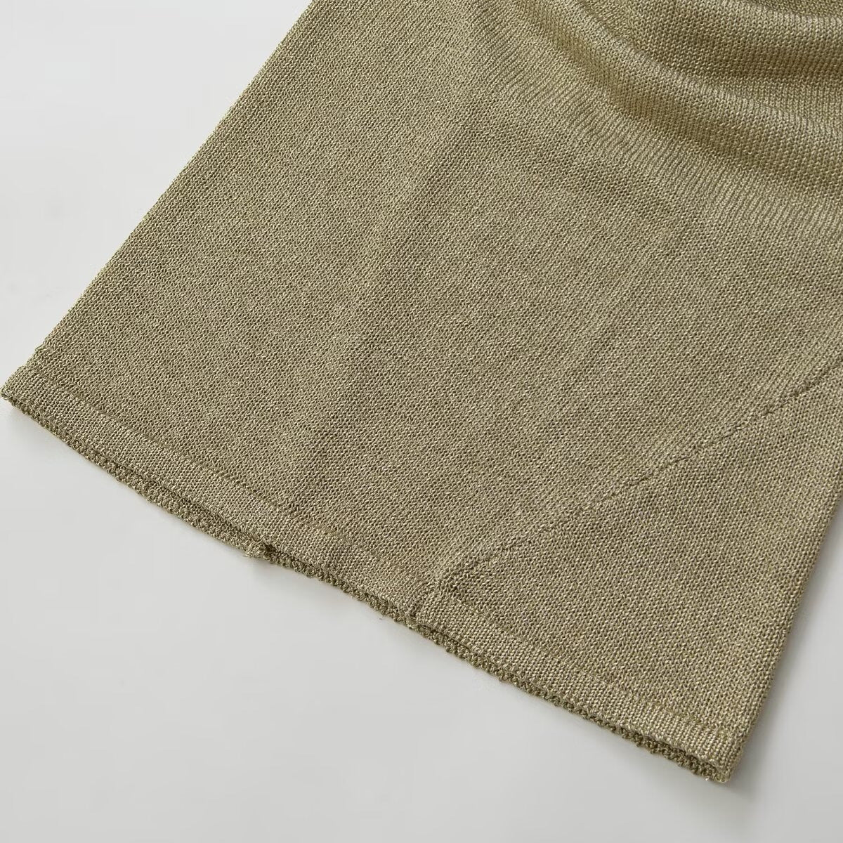 Top halter de punto casual de alambre metálico