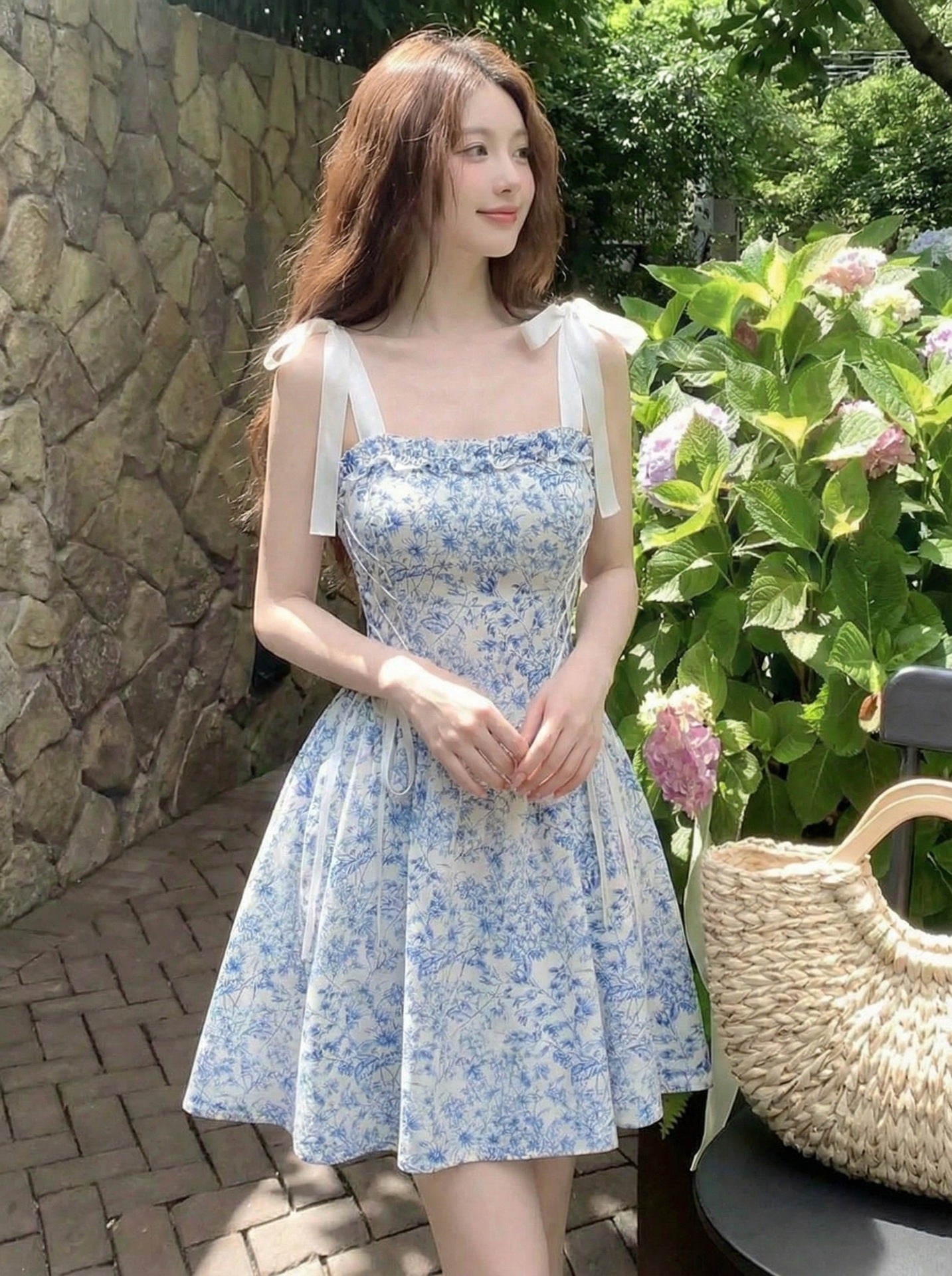 Vestido Floral corto con lazos en los hombros